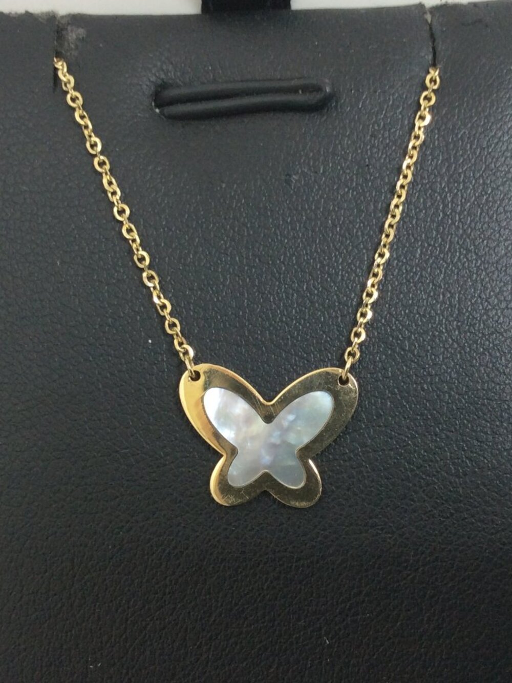 14k Yellow Real Gold  Mother of Pearl Butterfly Charm Pendant Necklace 2.3gr